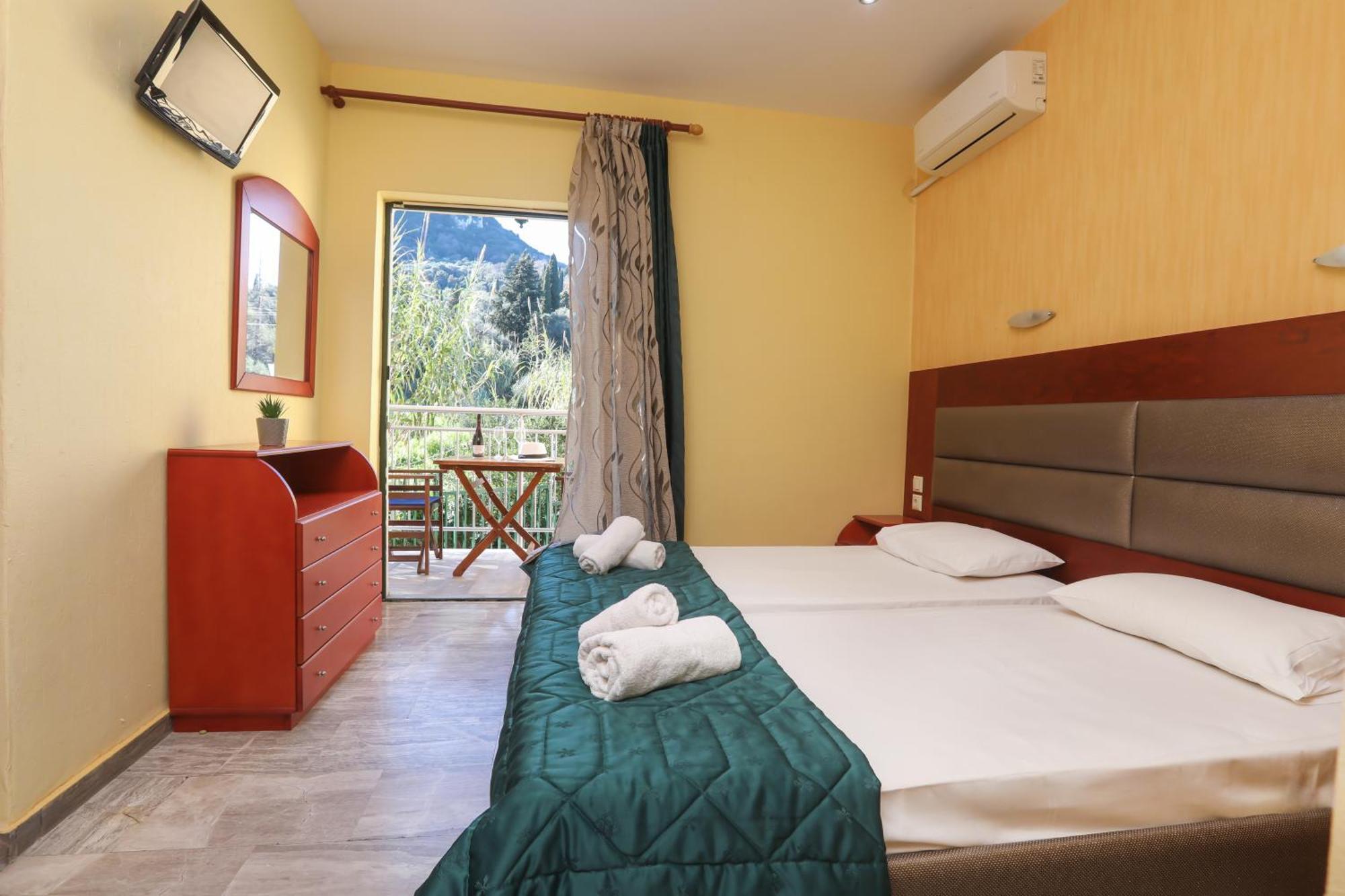 Kerkyra Beach Hotel & Apartments Benitses  Esterno foto
