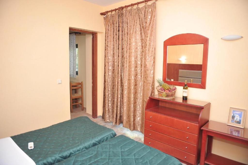 Kerkyra Beach Hotel & Apartments Benitses  Esterno foto